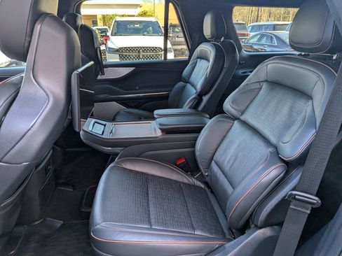 Certified 2025 Lincoln Navigator Black Label image 15