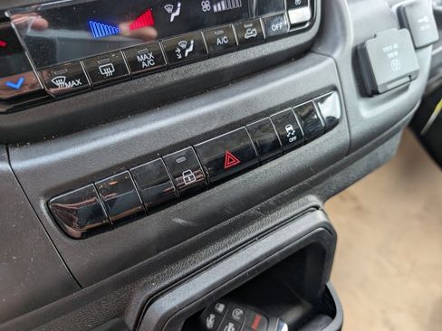 New 2026 RAM ProMaster 1500 w/ Quick Order Package 22G SLT image 27