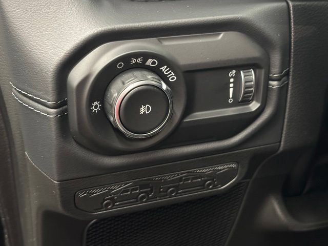 Used 2026 Jeep Wrangler Unlimited Rubicon AWD/4WD image 23