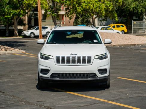Used 2020 Jeep Cherokee Latitude image 2