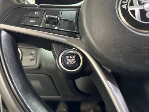 Used 2019 Alfa Romeo Giulia Ti RWD image 25
