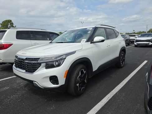 Used 2025 Kia Seltos EX FWD image 5