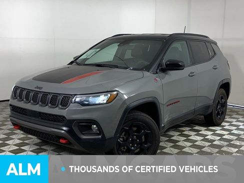 Used 2024 Jeep Compass Trailhawk image 4
