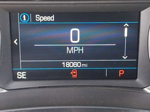 Used 2024 GMC Terrain SLE w/ Driver Convenience Package image 19