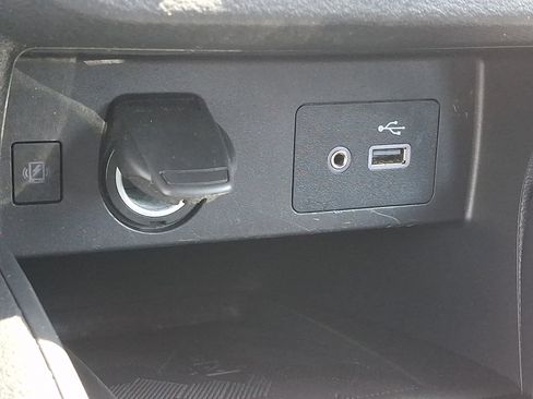 Used 2024 Nissan Versa SV FWD image 24