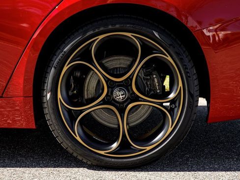 New 2025 Alfa Romeo Giulia w/ Driving Assist Package RWD image 14