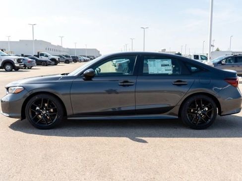 Used 2025 Honda Civic Sport image 4