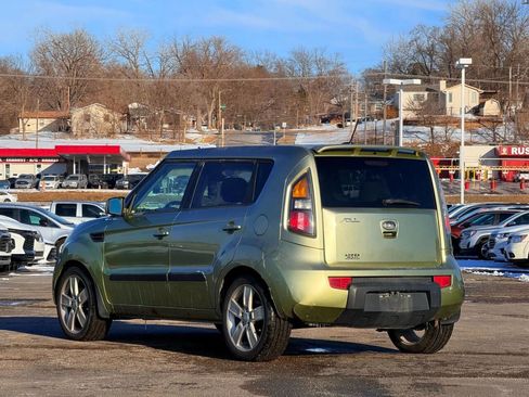 Used 2011 Kia Soul ! image 2
