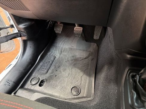 Used 2018 Jeep Wrangler Rubicon w/ Cold Weather Group image 29