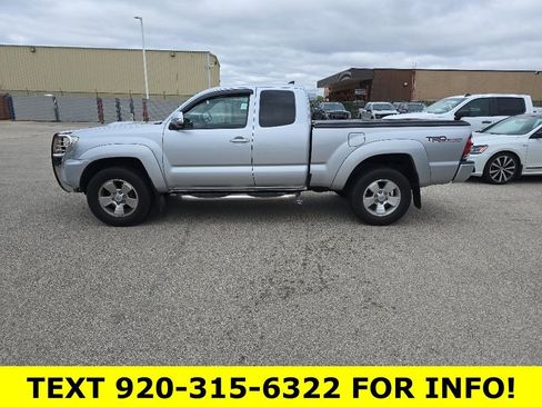 Used 2012 Toyota Tacoma 4x4 Access Cab V6 w/ TRD Sport Pkg image 3