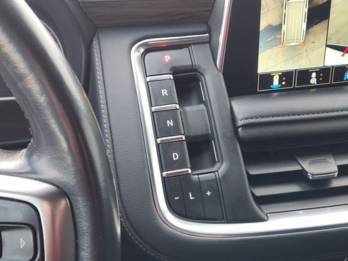 Used 2021 Chevrolet Tahoe LT w/ LT Signature Package image 18