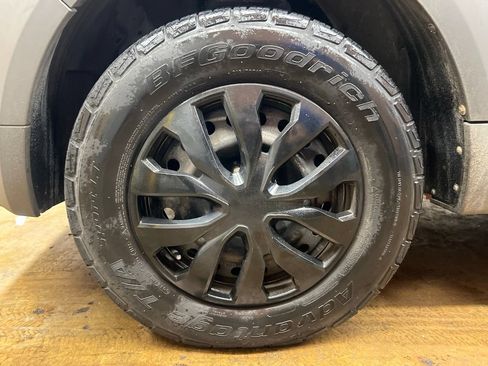 Used 2005 Honda Element LX image 8