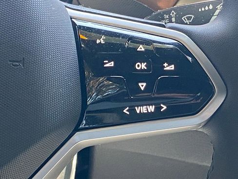 Certified 2023 Volkswagen ID.4 Pro image 5