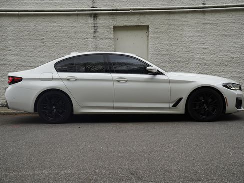 Used 2021 BMW 530i w/ M Sport Package RWD image 7