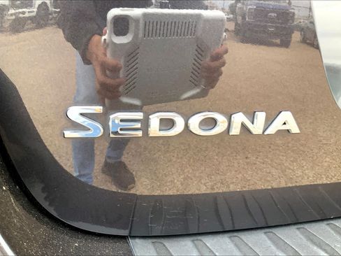 Used 2021 Kia Sedona EX FWD image 33
