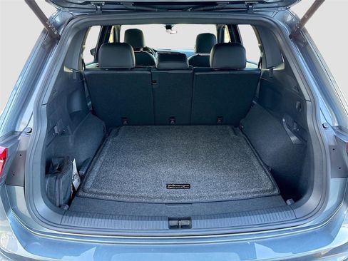 Used 2022 Volkswagen Tiguan SE R-Line image 26