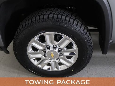 Used 2024 Chevrolet Silverado 2500 High Country w/ Technology Package AWD/4WD image 15