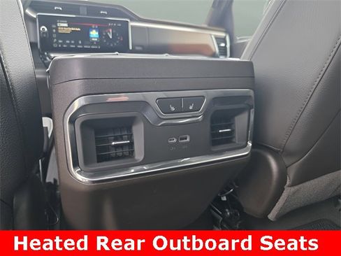 Used 2024 GMC Sierra 3500 Denali w/ Denali Reserve Package image 39