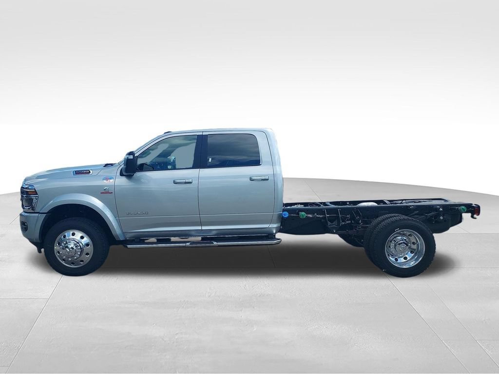 New 2026 RAM 5500 4x4 Crew Cab w/ Laramie Trim Package image 2