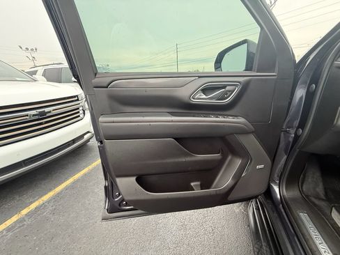 Used 2023 Chevrolet Suburban RST w/ Sport Performance Package AWD/4WD image 10