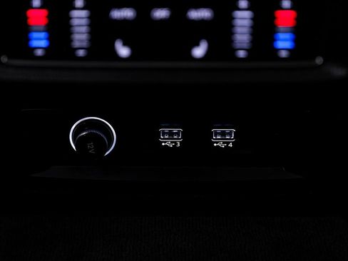 Used 2019 Audi Q8 Prestige w/ Luxury Package AWD/4WD image 44