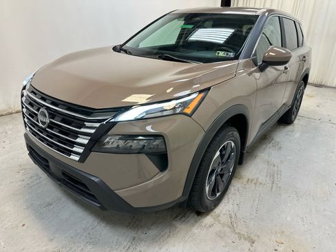 Certified 2024 Nissan Rogue SV image 9