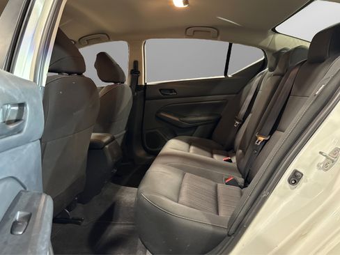 Used 2025 Nissan Altima 2.5 SV image 33