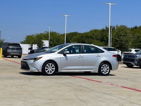 Used 2024 Toyota Corolla LE FWD image 3