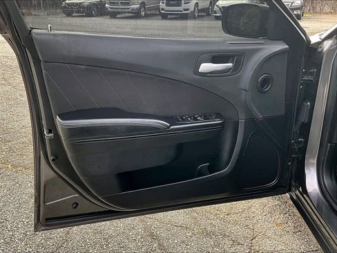 Used 2020 Dodge Charger SXT w/ Blacktop Package image 21