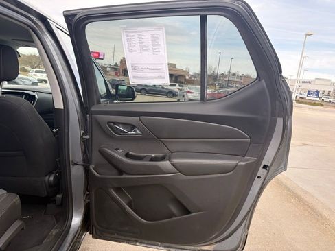 Used 2018 Chevrolet Traverse LS image 26