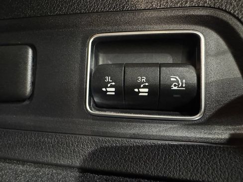 Used 2026 Mercedes-Benz GLS 450 4MATIC image 38