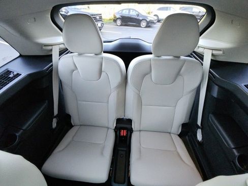 Used 2024 Volvo XC90 B6 Plus image 36