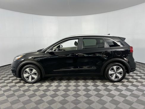 Used 2018 Kia Niro EX Premium image 10