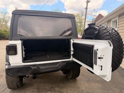 Used 2018 Jeep Wrangler Unlimited Sport S image 20