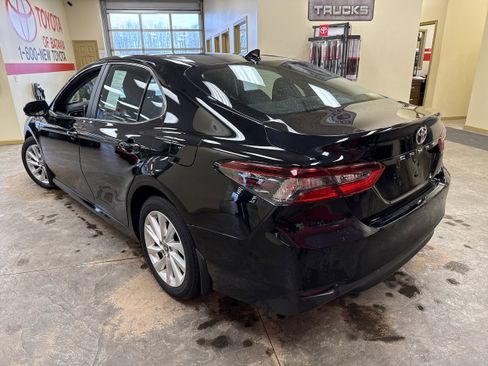 Used 2023 Toyota Camry LE w/ Cold Weather Package image 7