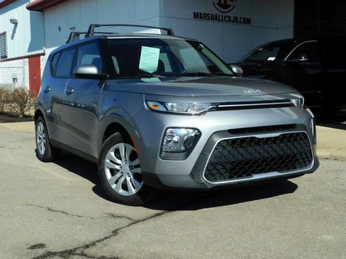 Used 2022 Kia Soul LX image 12
