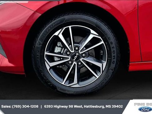 Used 2024 Kia Forte LXS image 7