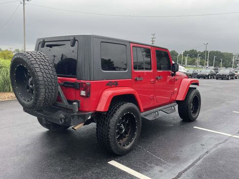 Used 2014 Jeep Wrangler Unlimited Sahara w/ Connectivity Group AWD/4WD image 7