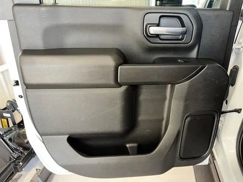 Used 2024 Chevrolet Silverado 2500 Custom w/ Custom Value Package image 15