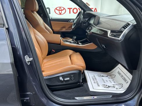 Used 2021 BMW X5 xDrive40i w/ M Sport Package image 11