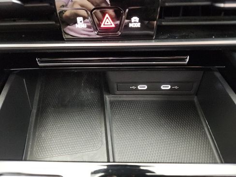 Certified 2024 Volkswagen Atlas Cross Sport SE w/ Panoramic Sunroof Package image 23