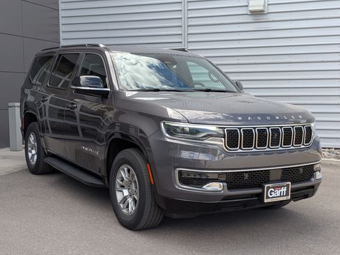 Used 2023 Jeep Wagoneer 4WD w/ Convenience Group I image 3