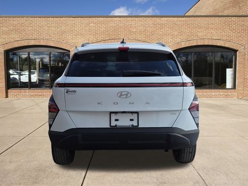 Certified 2025 Hyundai Kona SEL image 4