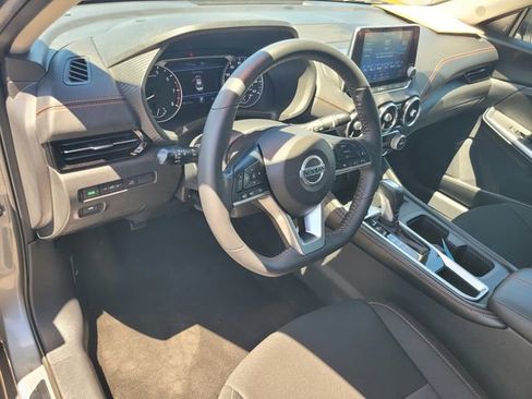 Certified 2022 Nissan Sentra SR FWD image 12