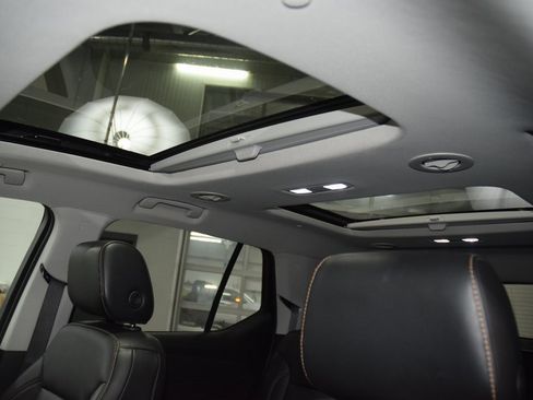 Used 2018 Chevrolet Traverse LT image 52