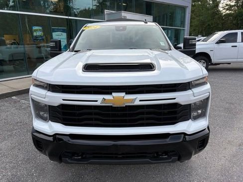Used 2024 Chevrolet Silverado 2500 Custom w/ Custom Convenience Package AWD/4WD image 6