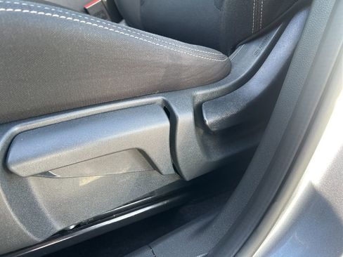 Used 2023 Nissan Rogue S image 10