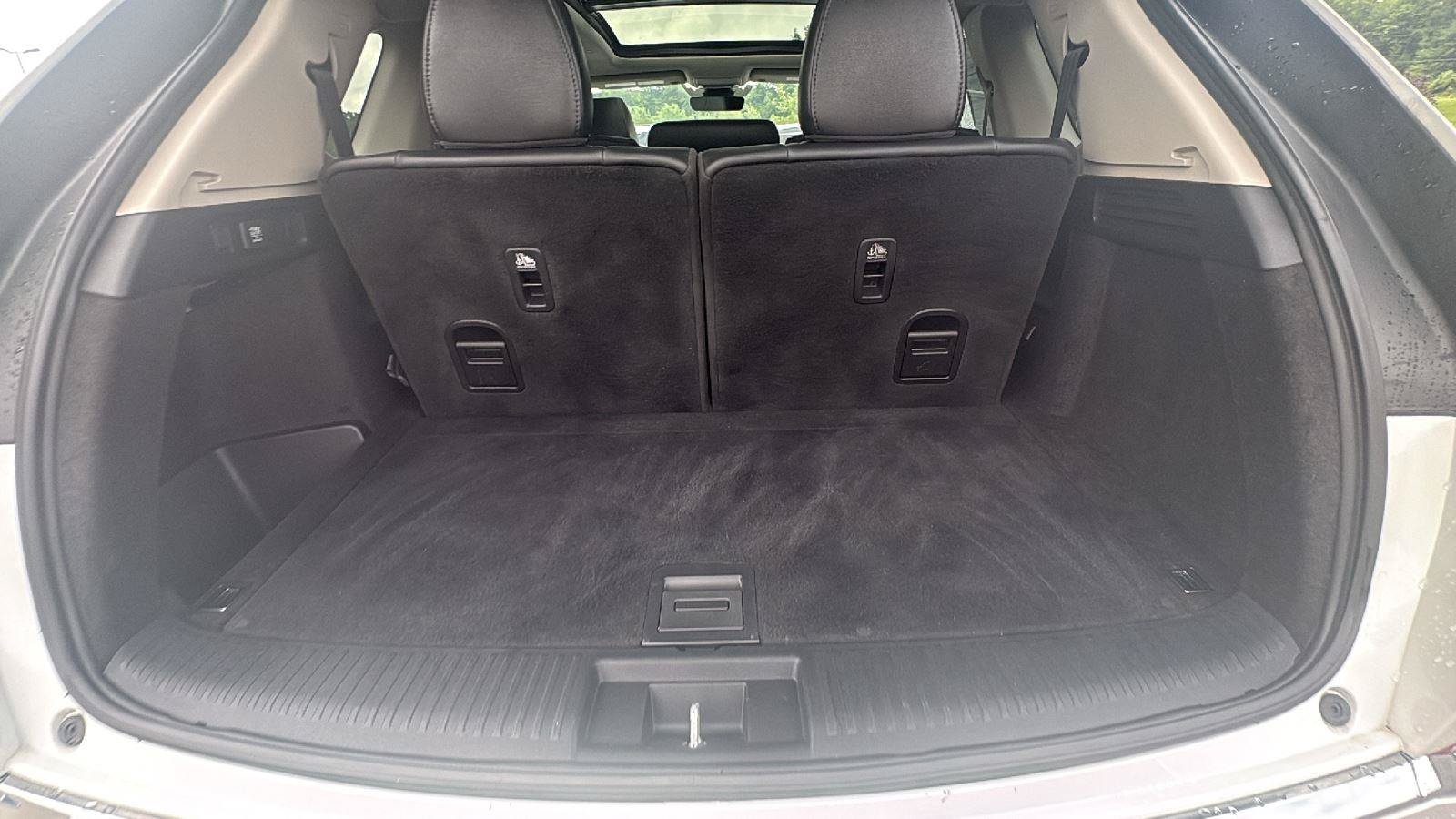 Used 2023 Acura MDX SH-AWD image 17