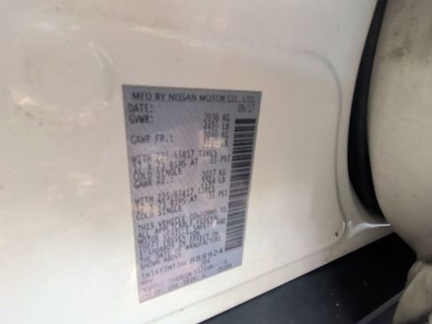 Used 2017 Nissan Rogue SV FWD image 23