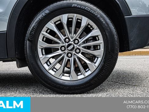 Used 2025 Cadillac XT4 Premium Luxury FWD image 16